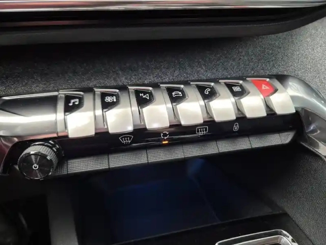 Peugeot 3008 puretech 130ch s&amp;s eat8 — photo 15