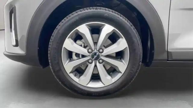 Kia Stonic 1.0 t-gdi 100 ch bvm6 — photo 13