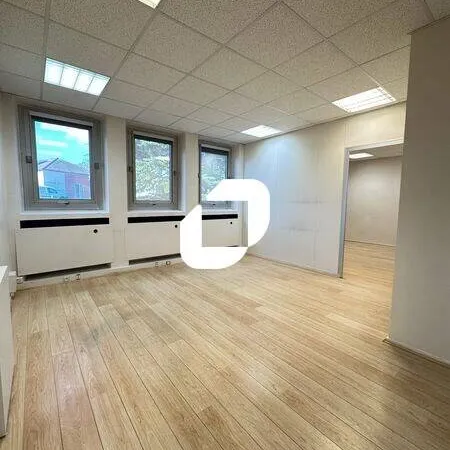 Bureaux 136 m²