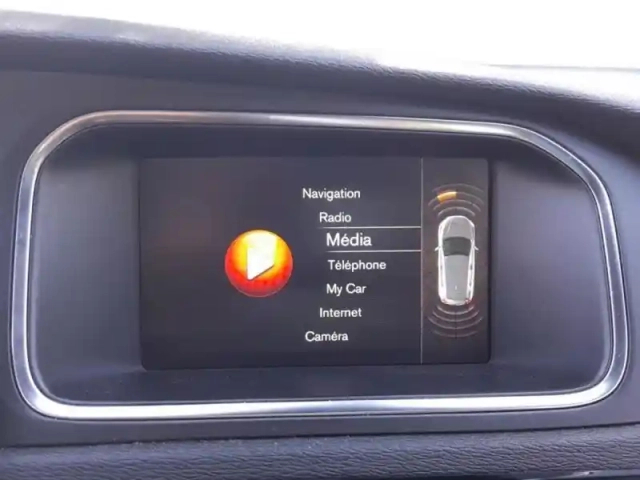 Volvo V40 t2 122ch signature edition geartronic — photo 23