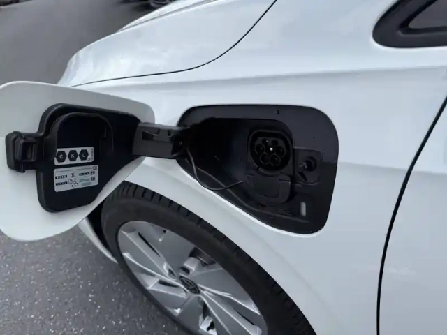 Volkswagen Golf 1.5 ehybrid 204 dsg6 — photo 8