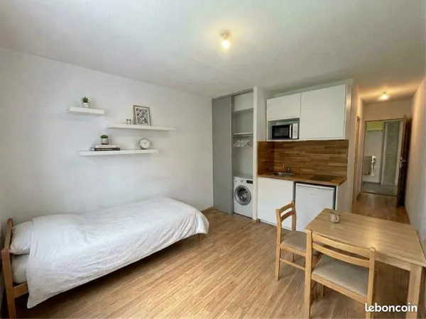 Studio meublé et rénové