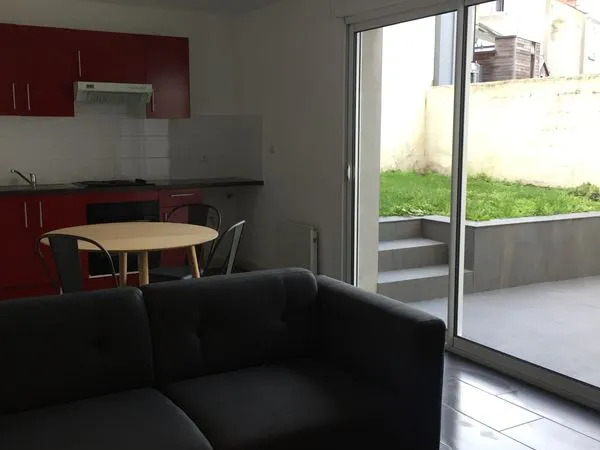 T2 Angers Château Gare (Terrasse, jardin, dépendance)
