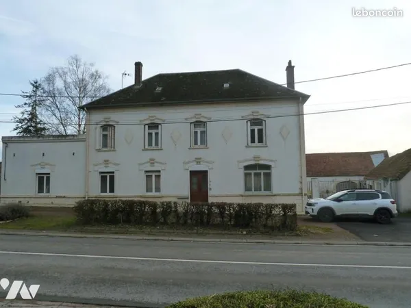 Maison 8 pièces 244 m²