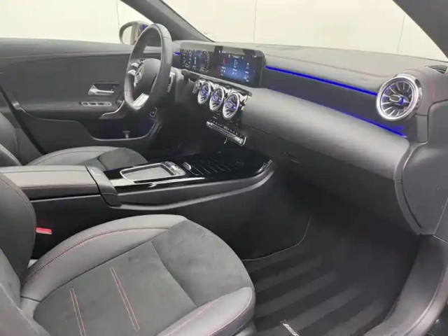 Mercedes Cla coupé 250 e hybrid eq amg line — photo 16