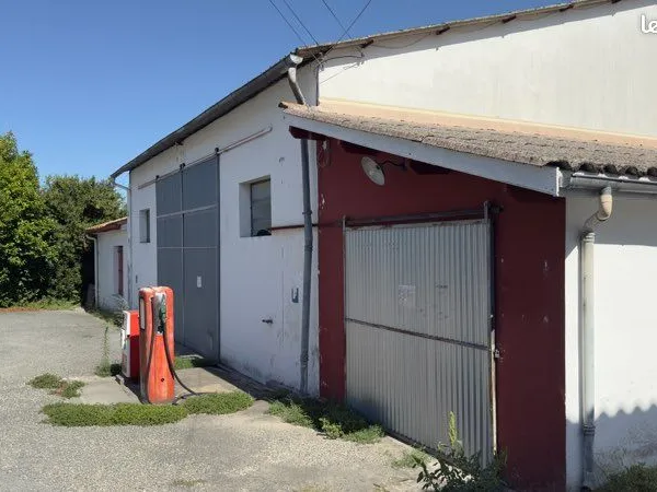 Hangar plus maison d'habitation
