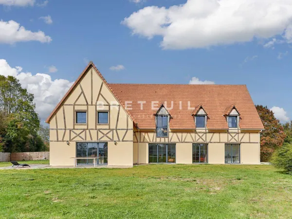 Maison 10 pièces 277 m²