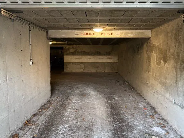 Garage dans parking souterrain