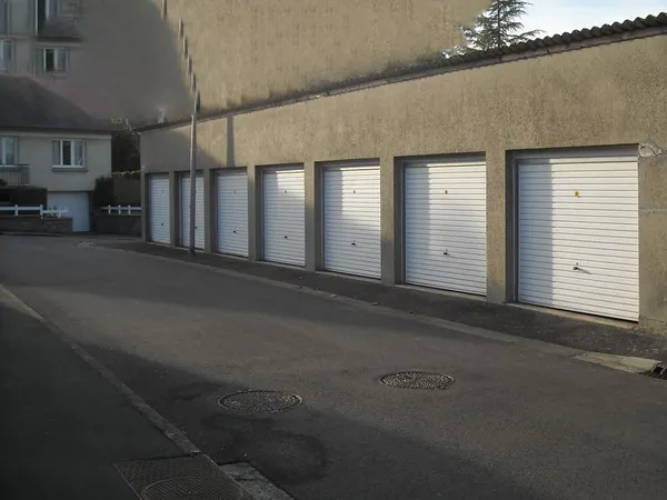 GARAGE à louer au dessus gare SNCF VIRE
