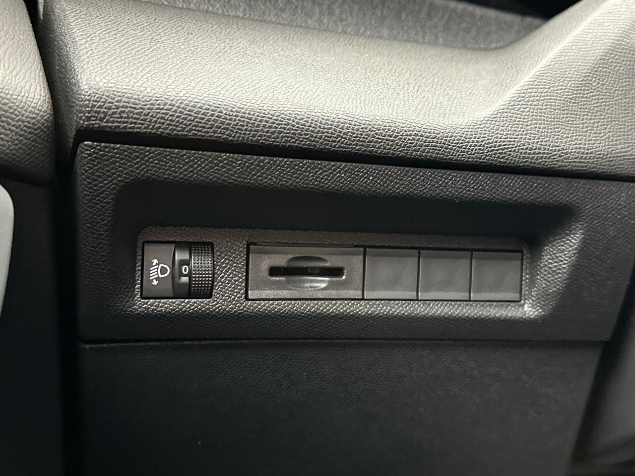 Peugeot 308 bluehdi 130ch s&s eat8 allure — photo 17