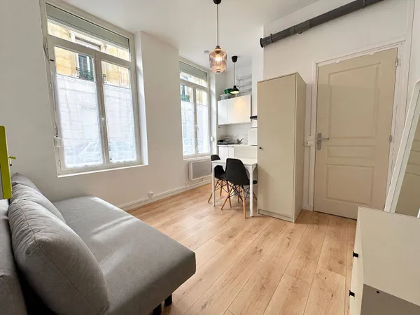 Studio 1 pièce 13 m²