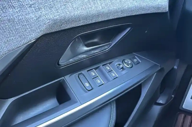 Peugeot 3008 hybrid 136 e-dcs6 — photo 89