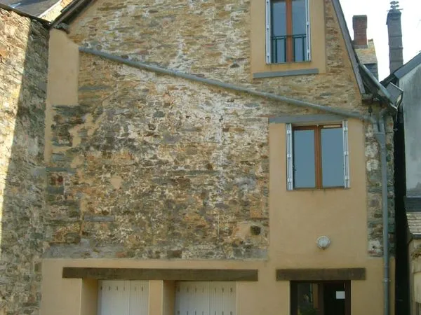 Studio centre ville en rez de jardin