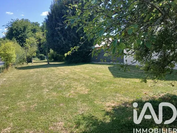 Terrain constructible 900 m²