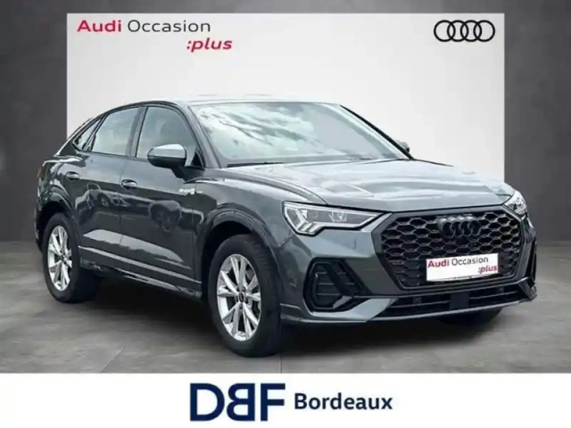 Audi Q3 35 tfsi 150 ch s tronic 7 s line — photo 6