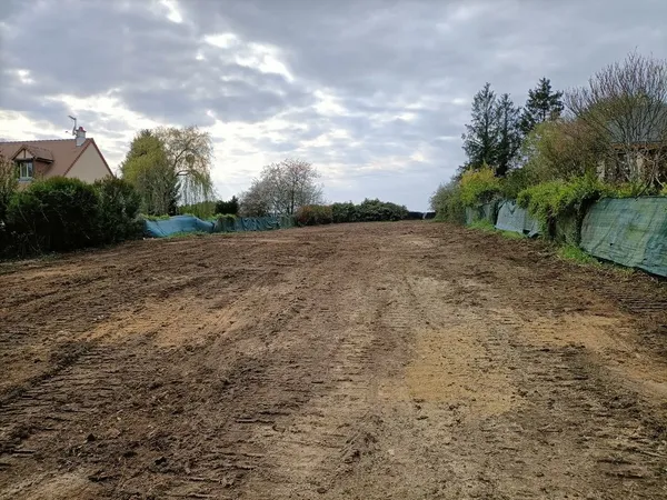 Terrain de 1142 m2 en zone résidentiel