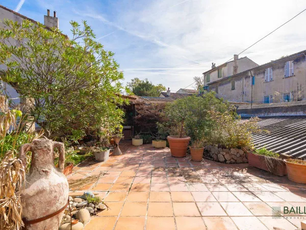 Maison 7 pièces 330 m²