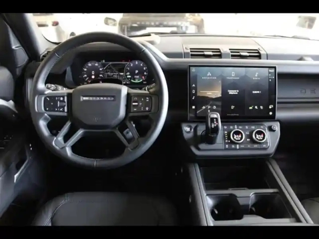 Land Rover Defender 110 2.0 p300e phev x-dynamic hse — photo 18