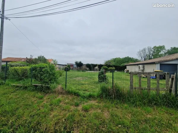 Terrain 690 m² Saint Maixant