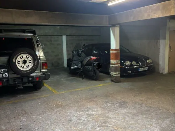 Place de parking moto
