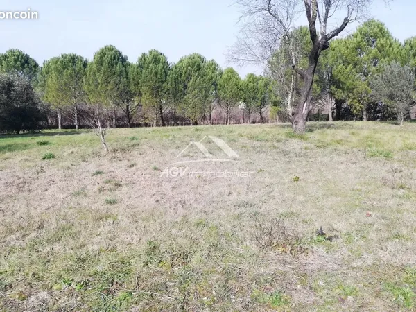 Terrain 1200 m² Alès