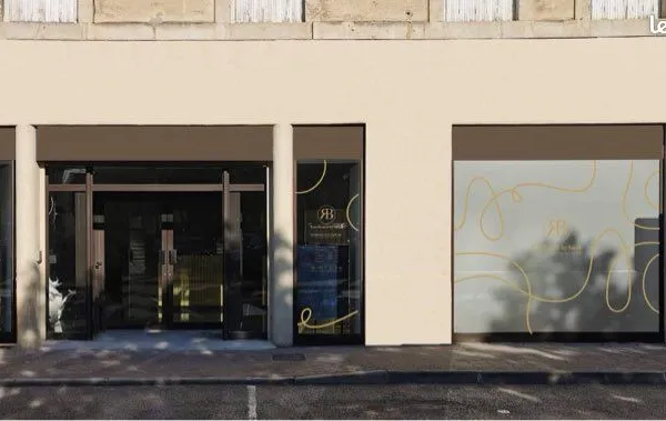 Pas de porte local professionnel 488m2