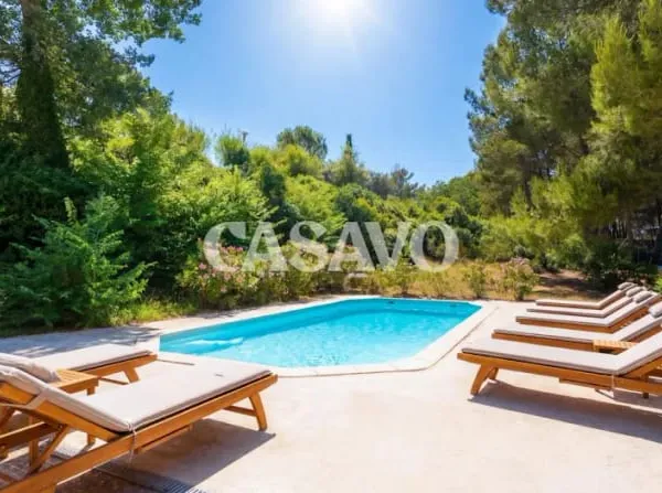 Propriété 6 pièces 205 m²