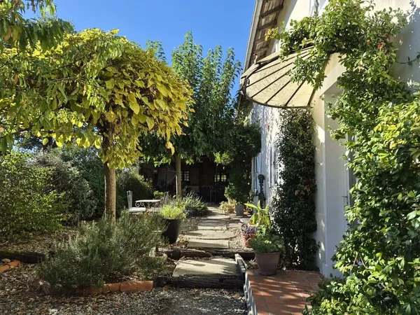 À vendre, Montaut (Gers): Charmante maison de 3 chambres, terrasse d'été, piscine hors sol, jacuzzi,
