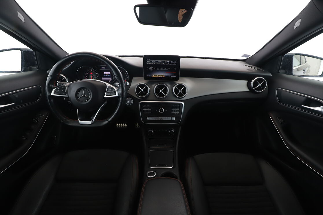 Mercedes-Benz GLA 220 d Fascination 7G-DCT — photo 11
