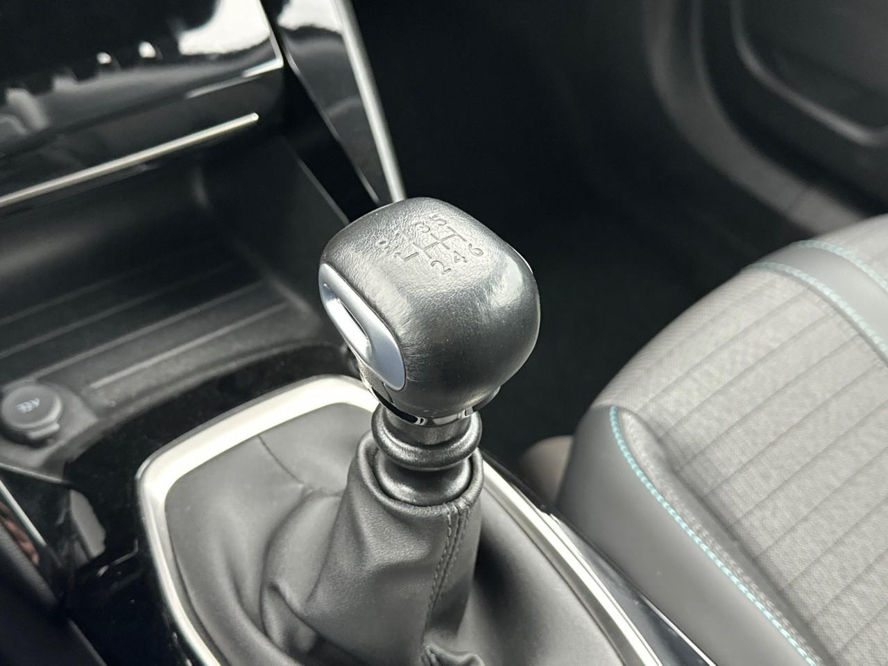 Peugeot 2008 puretech 100 s&s bvm6 allure — photo 32