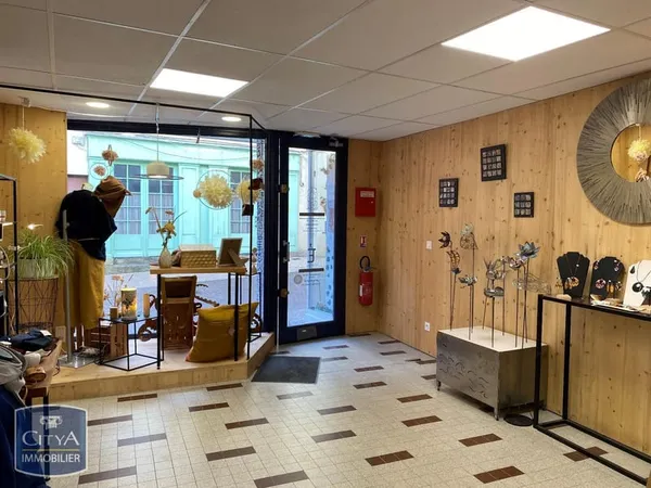 Commerce Vente Roanne  81m² 90000€