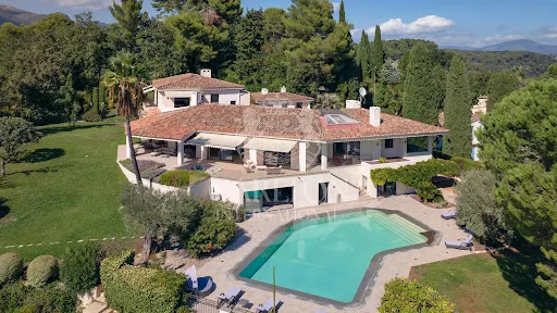Propriété 15 pièces 828 m²