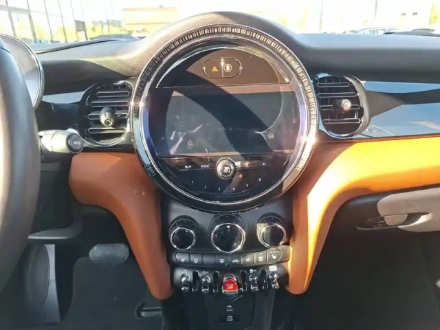 Mini Mini cabriolet cooper 136 ch dkg7 — photo 51