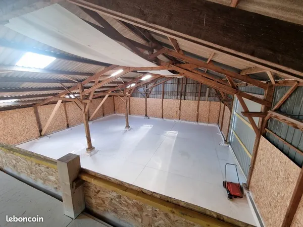 Hangar à louer