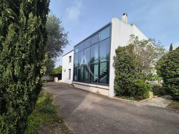 Villa d'architecte de 310 m² avec logement indépendant - Balaruc -les- bains