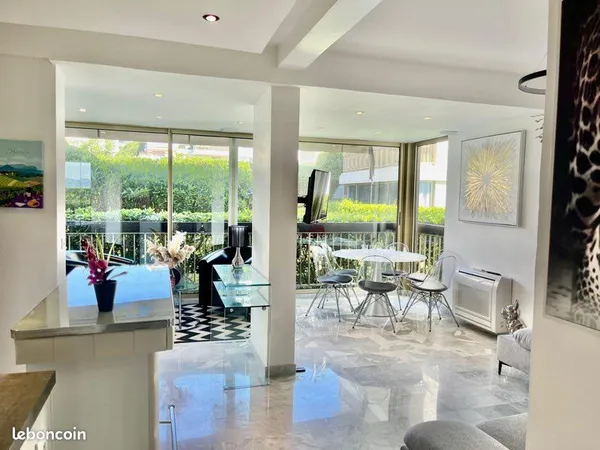 Résidence du Port Mandelieu - Studio 44 m² avec coin nuit, plage privée, piscine et jardin