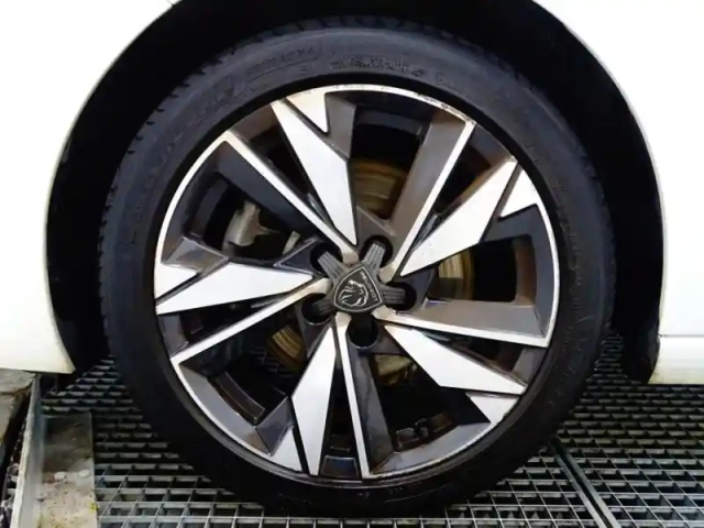 Peugeot 308 1.5 bluehdi 130ch s&amp;s allure eat8 — photo 10