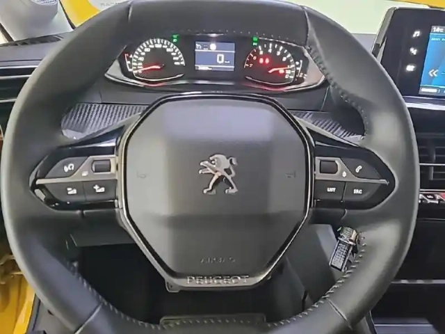 Peugeot 208 puretech 75 s&amp;s bvm5 — photo 37
