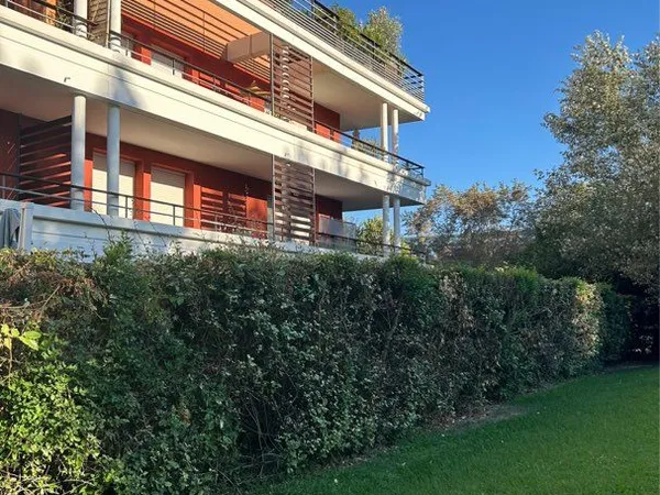 Proche Rempart Gare - bel immeuble parking balcon