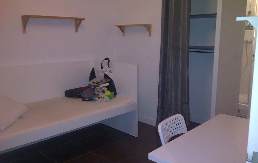 Photo 1