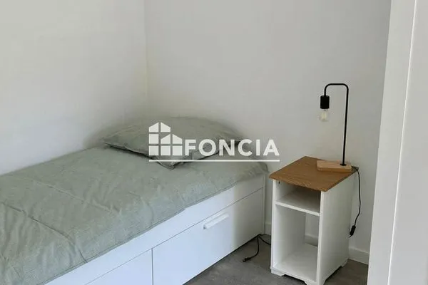 Chambre 1 pièce 13 m²