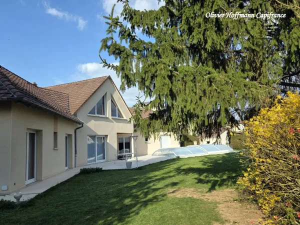 Maison 9 pièces 234 m²