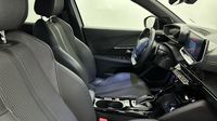 Peugeot 2008 1.2 PureTech 130ch S&S GT EAT8 — photo 15