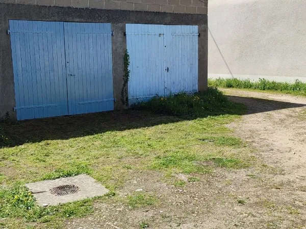 Garage fermé 16,6 m² - Centre-ville Saint-Amand-Montrond
