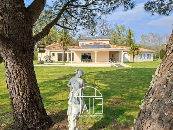 Maison 6 pièces 225 m²