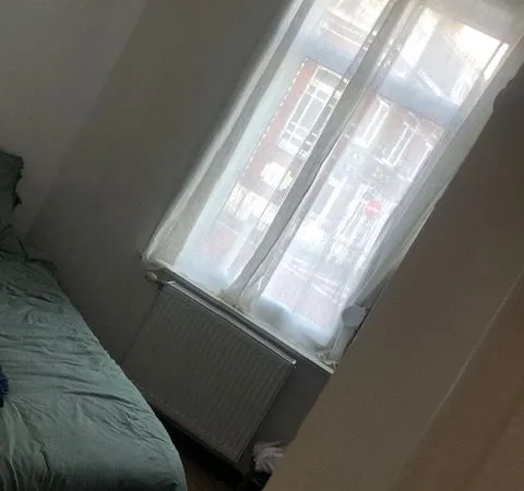 A louer f2 en rdc avec jardin privatif a la madeleine quartier botanique