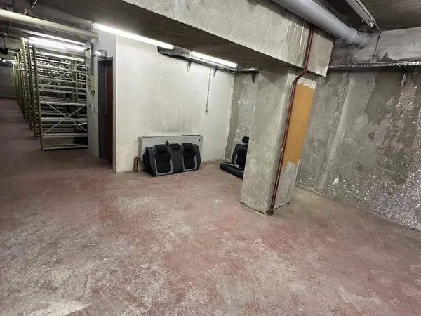 Parking/Garage/Box