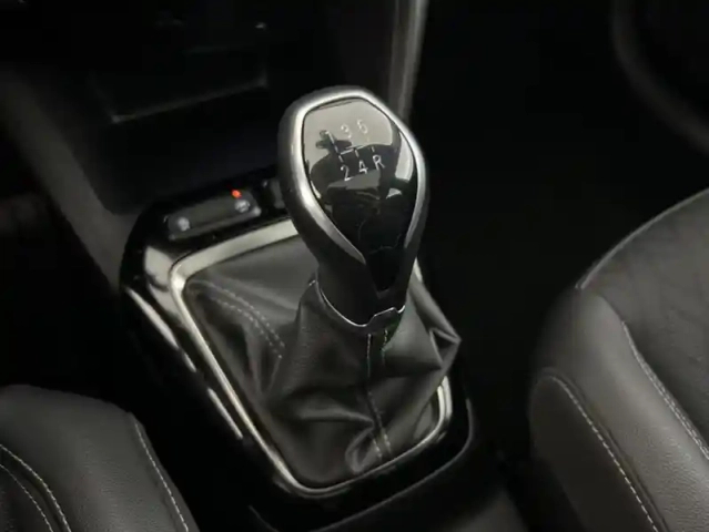 Opel Corsa 1.2 75ch design &amp; tech suréquipée — photo 20