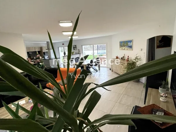 Maison plain-pied de 2015 sur 1040 m2