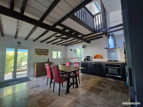 Villa entre ville et nature au coeur du Plan des 4 Seigneurs